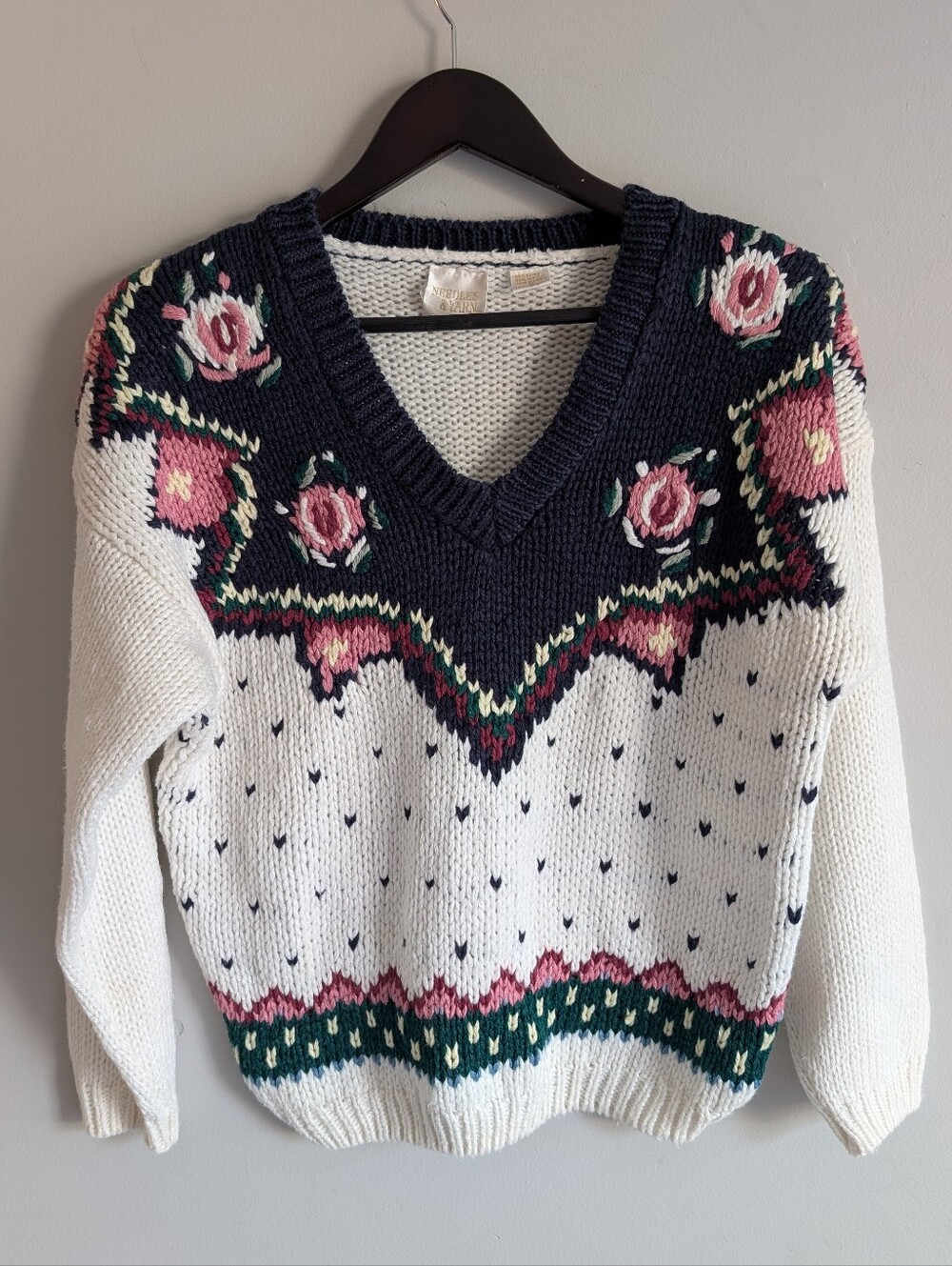 Vintage Floral V-Neck Knit Sweater w Shoulder Pads, Size M